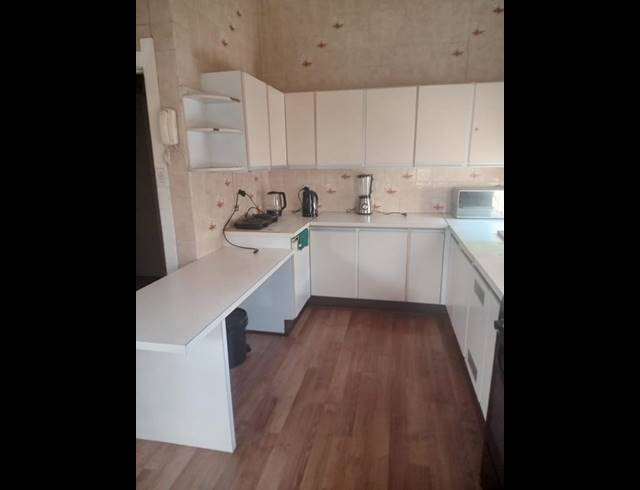 4 BEDROOM HOUSE FOR SALE IN KENSINGTON